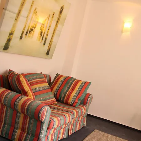 Freundliches - Bitte Angaben Zum Gastgeber Lesen Apartment *